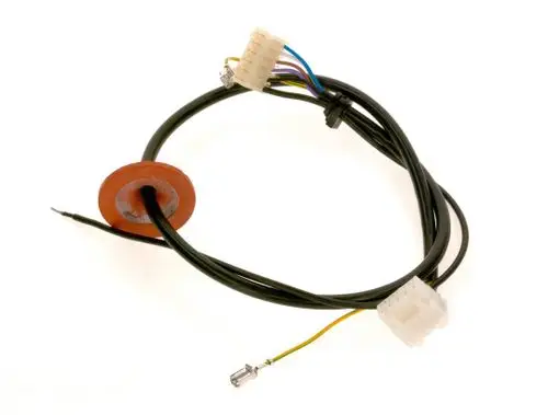 Kabelsatz mit Steckeranschlüssen, geeignet für Bosch-Geräte, mit einer Verbindung für den Elektromotor und einer separaten Erdung.